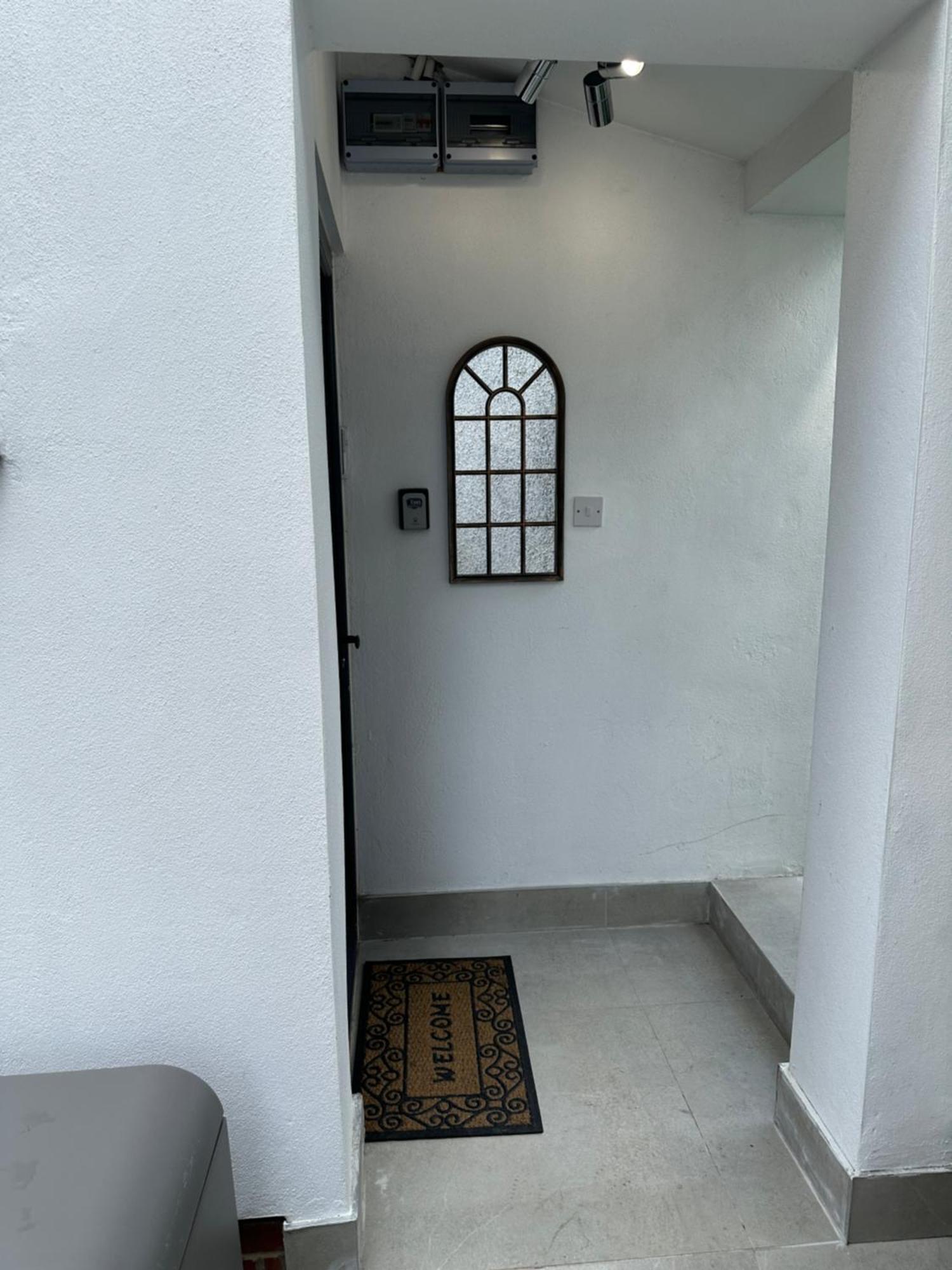 Bespoke Gallery Guesthouse 亨顿 外观 照片