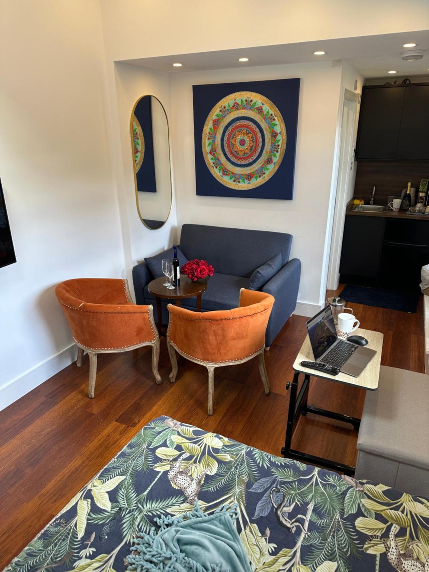 Bespoke Gallery Guesthouse 亨顿 外观 照片