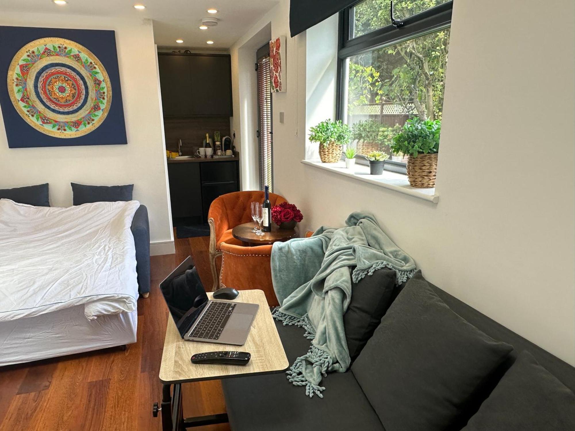 Bespoke Gallery Guesthouse 亨顿 外观 照片