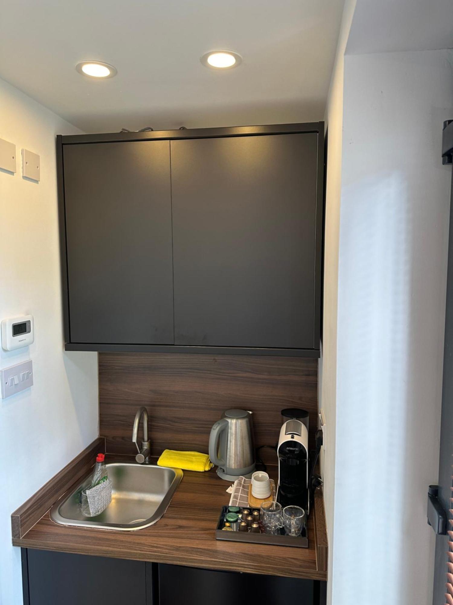 Bespoke Gallery Guesthouse 亨顿 外观 照片