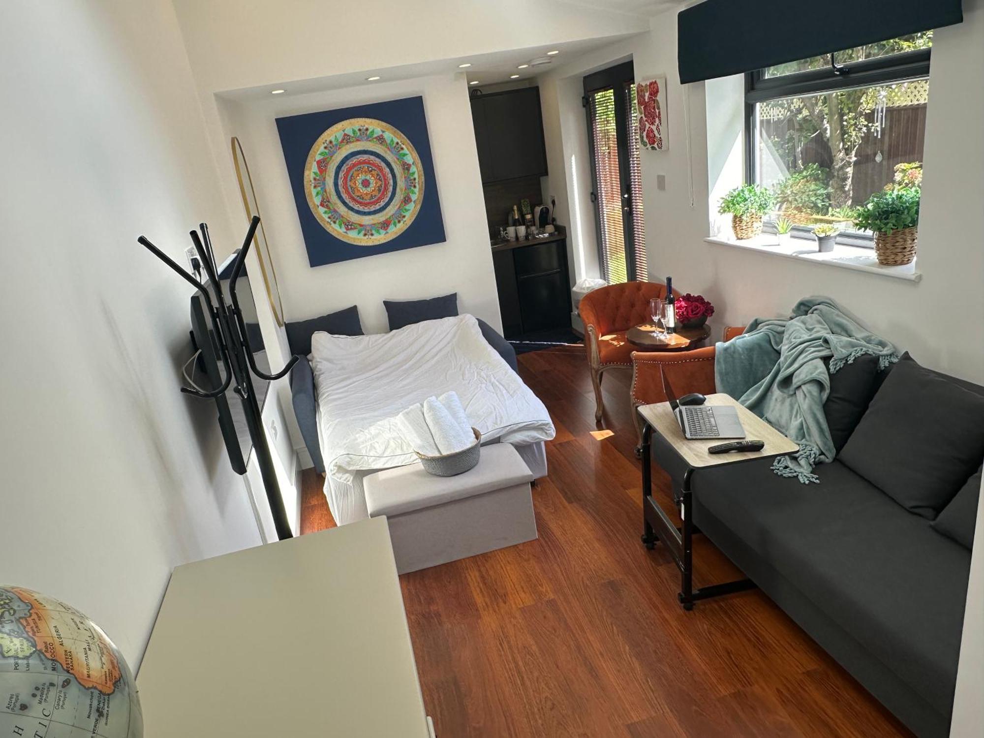 Bespoke Gallery Guesthouse 亨顿 外观 照片