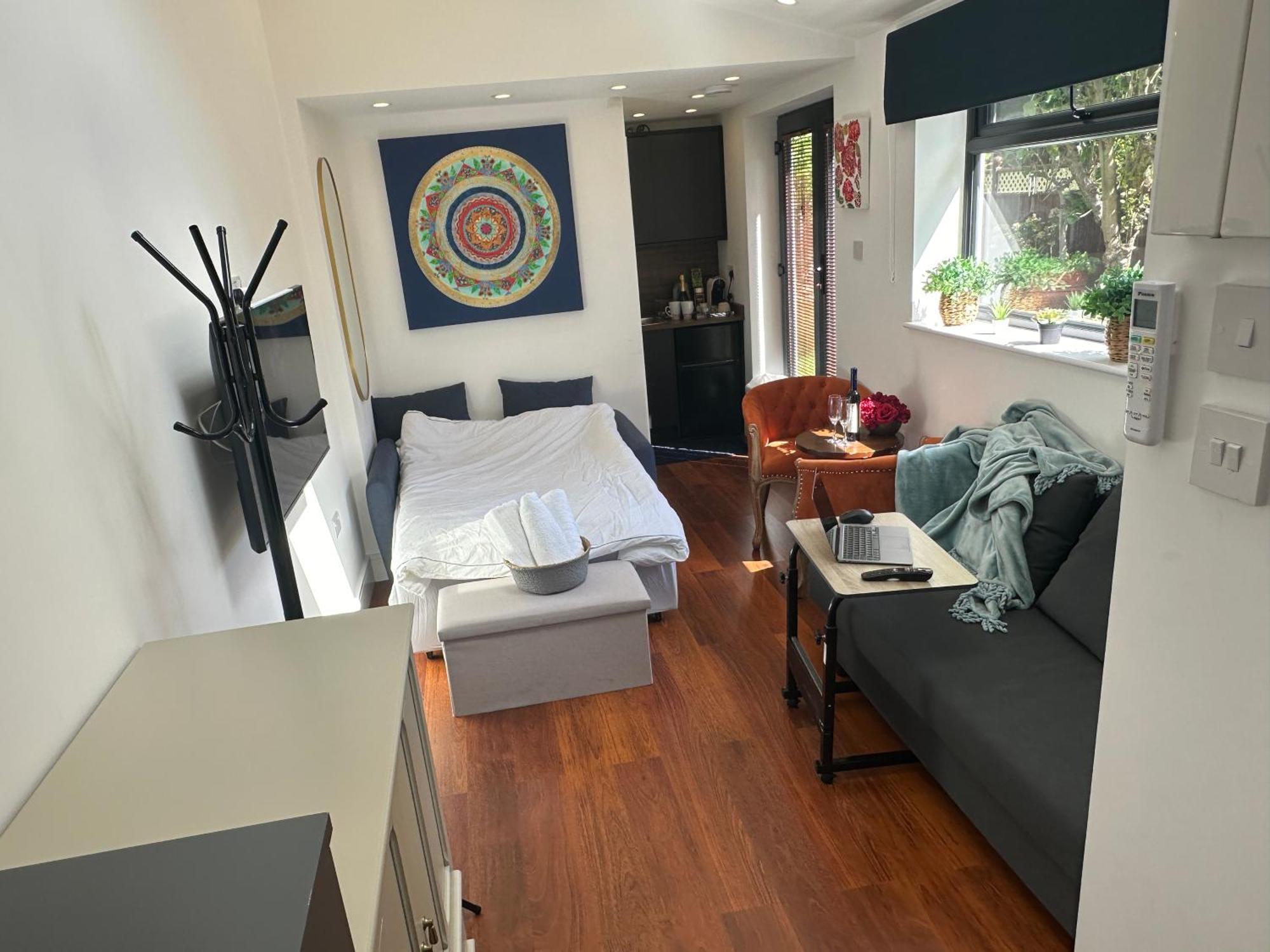 Bespoke Gallery Guesthouse 亨顿 外观 照片